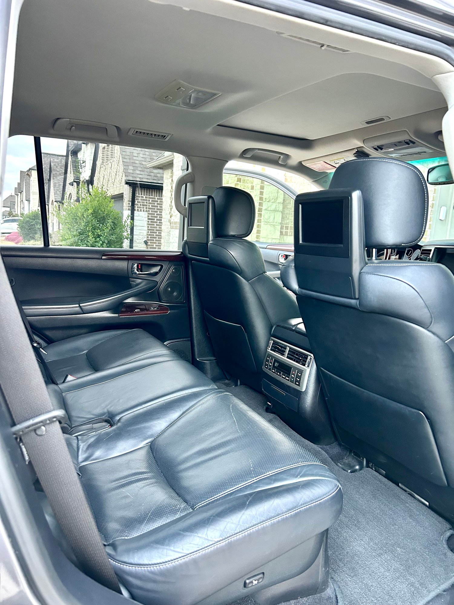 2015 Lexus LX570 - 2015 Lexus LX570 Nebula Grey Pearl - Used - VIN JTJHY7AX6F4172354 - 224,000 Miles - 8 cyl - 4WD - Automatic - SUV - Gray - Katy, TX 77494, United States