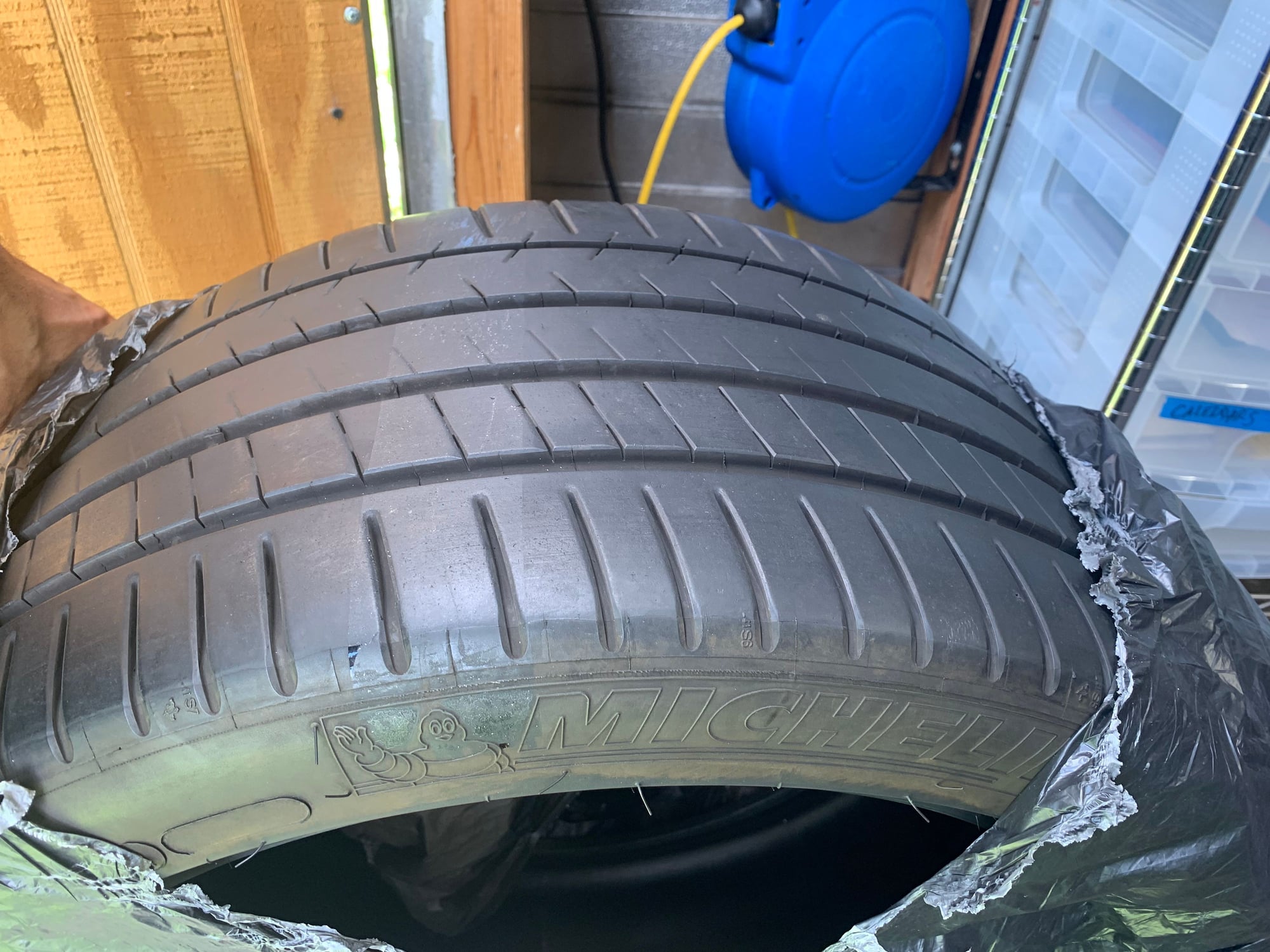 Wheels and Tires/Axles - Two Michelin Pilot Super Sports 275/35/19 - Used - All Years Any Make All Models - Miami, FL 33166, United States