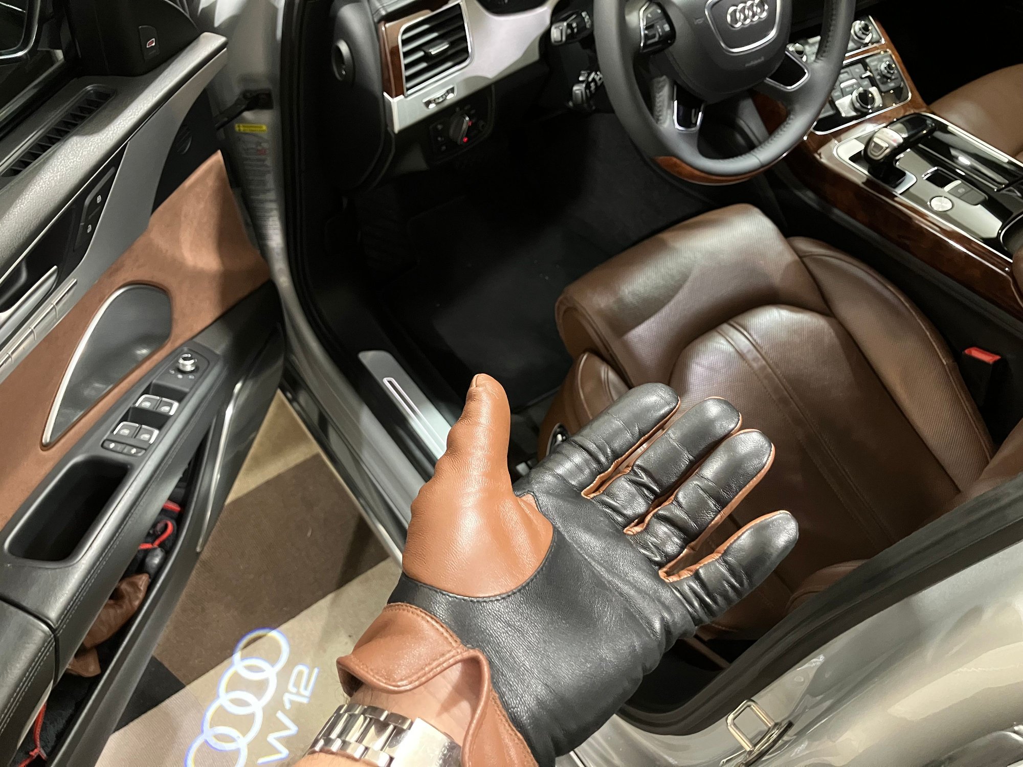Oh no! How pansy am I for having driving gloves that are matched to my car?!?