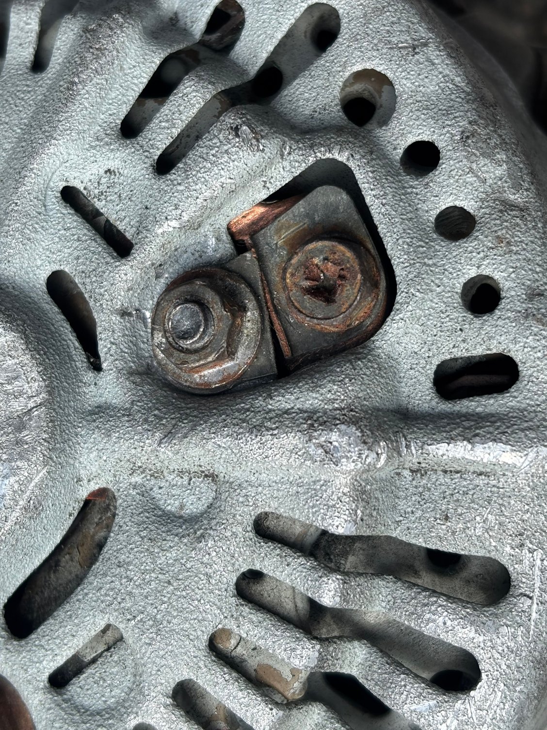 Is this some sort of grounding piece? 