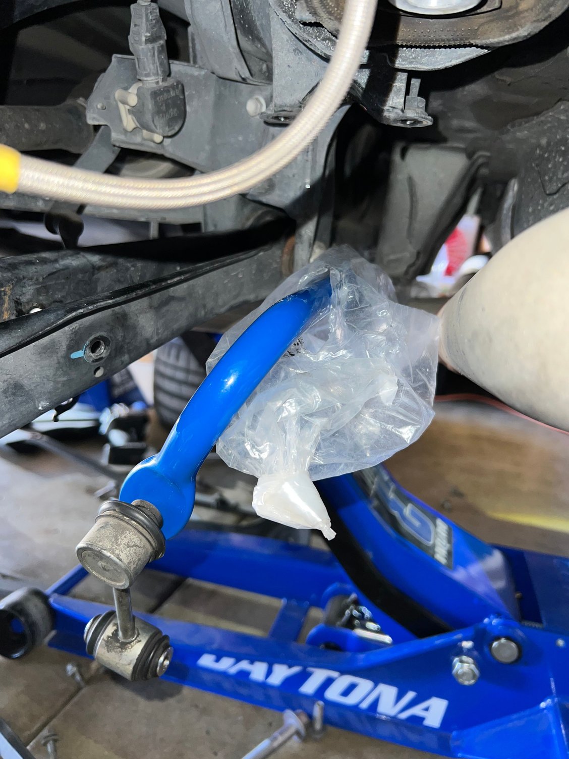 Once on, I installed the end links to the LCA