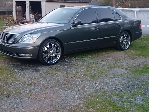 My 06 LS430 on 20's, think about going 22s
