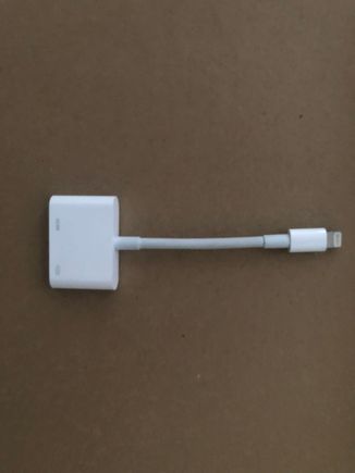 APPLE HDMI LIGHTNING CABLE