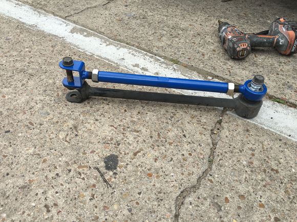 First check same size in old traction rod and new traction rod