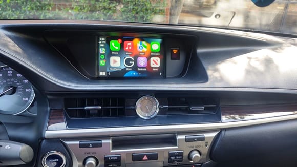 Apple CarPlay using VLine VL2 system