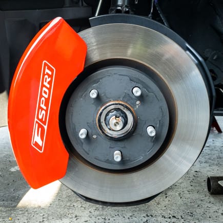 Brake caliper cover without wheel
