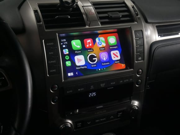 CarPlay on the factory stereo of Lexus GX 2014-2021