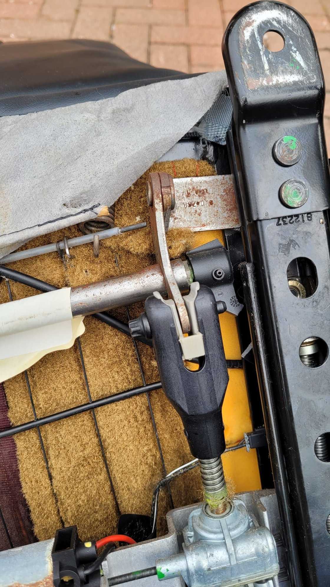 WTB (Want To Buy) 2004 C5 Z06 Broken recliner driver's seat (need