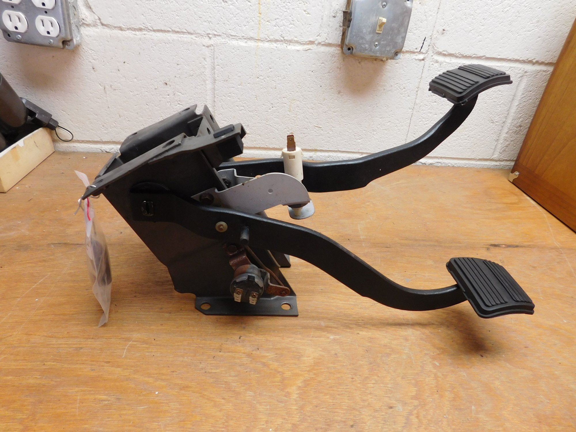 FS (For Sale) Restored clutch pedal setup for C3 auto to manual