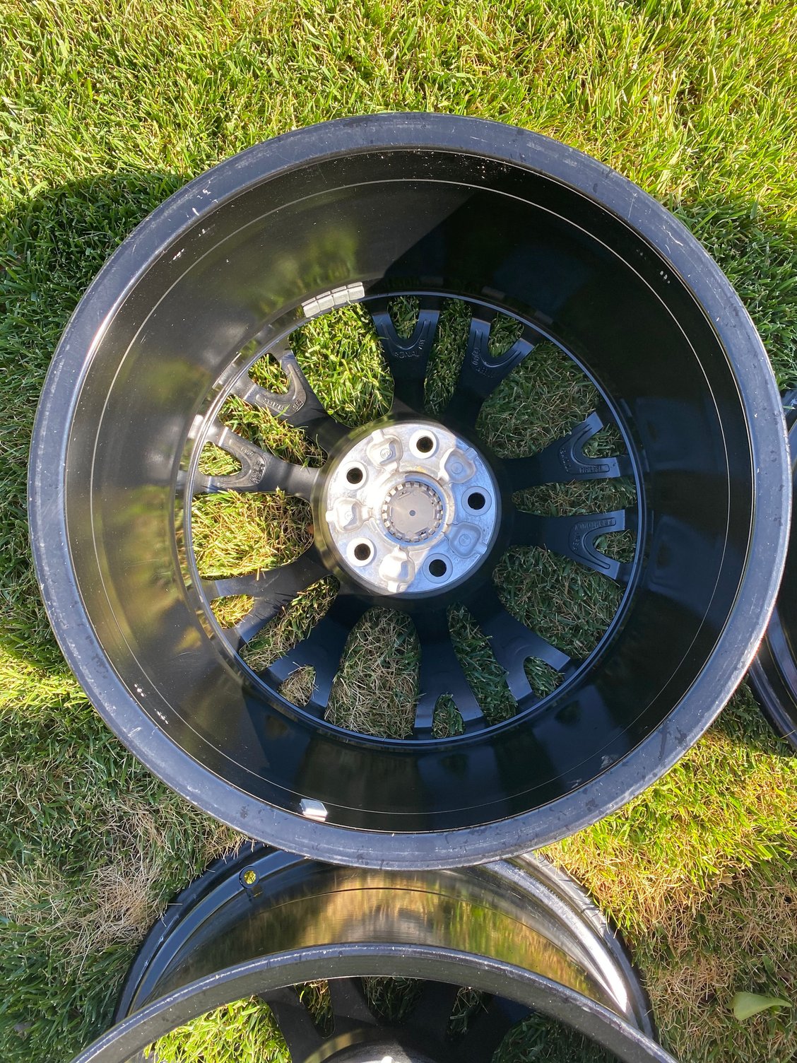 FS (For Sale) Oem black z06 wheels plus lug nuts and center caps