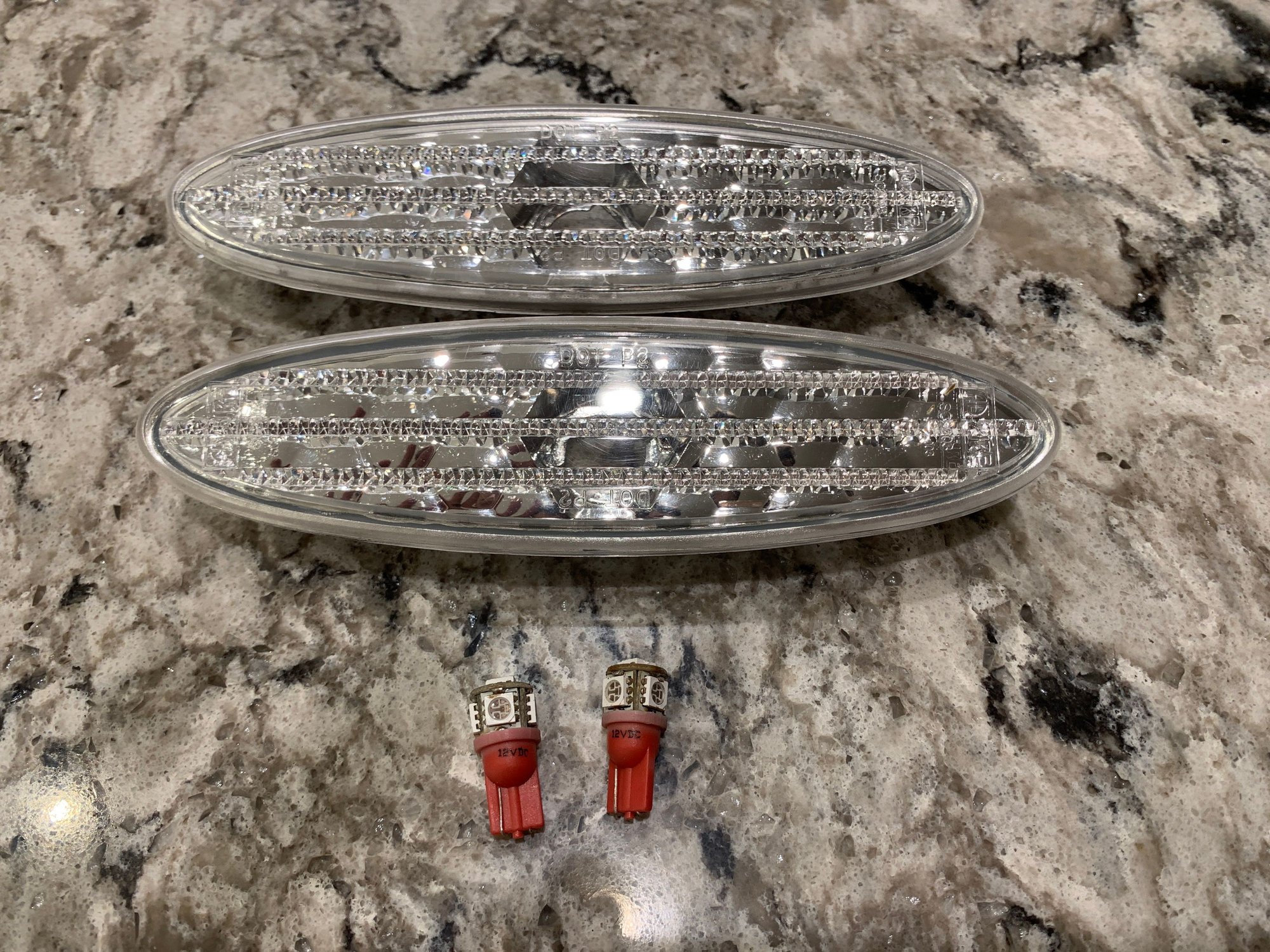 FS (For Sale) Diamond Cut Side Marker Lights Clear, with red LED