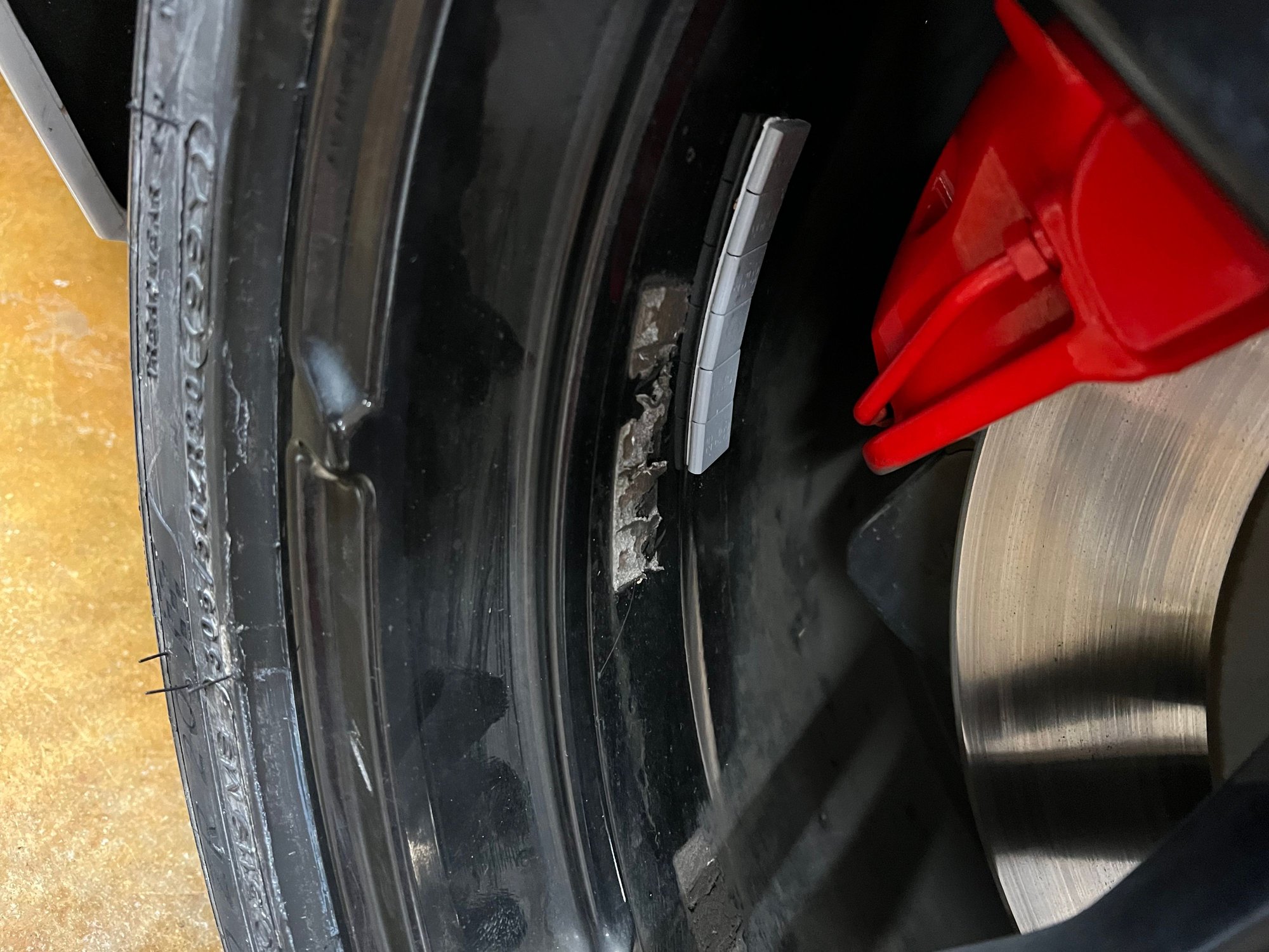 Silver wheel weights on black rims? CorvetteForum Chevrolet