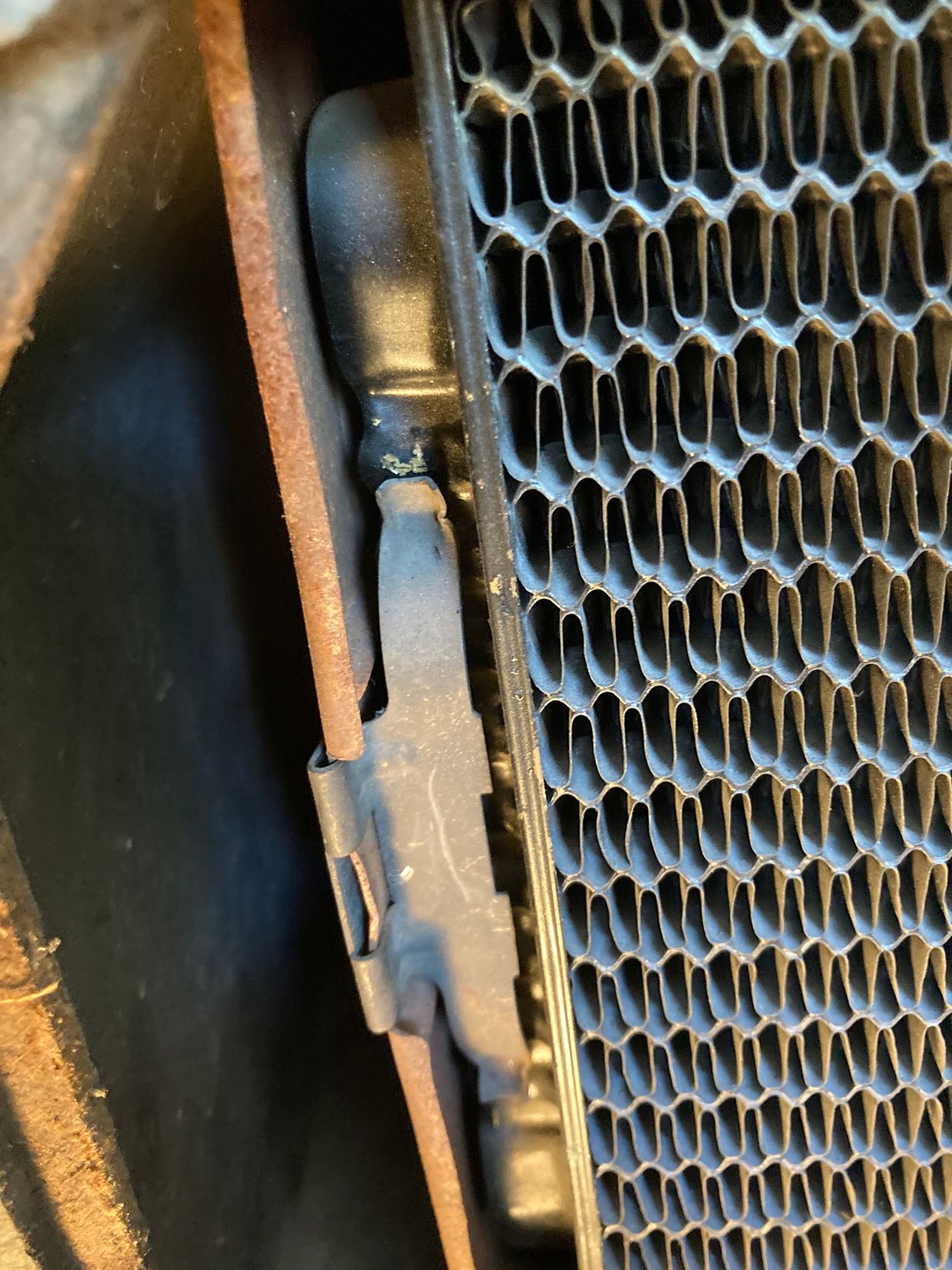 Can you tell me how to remove this clip.