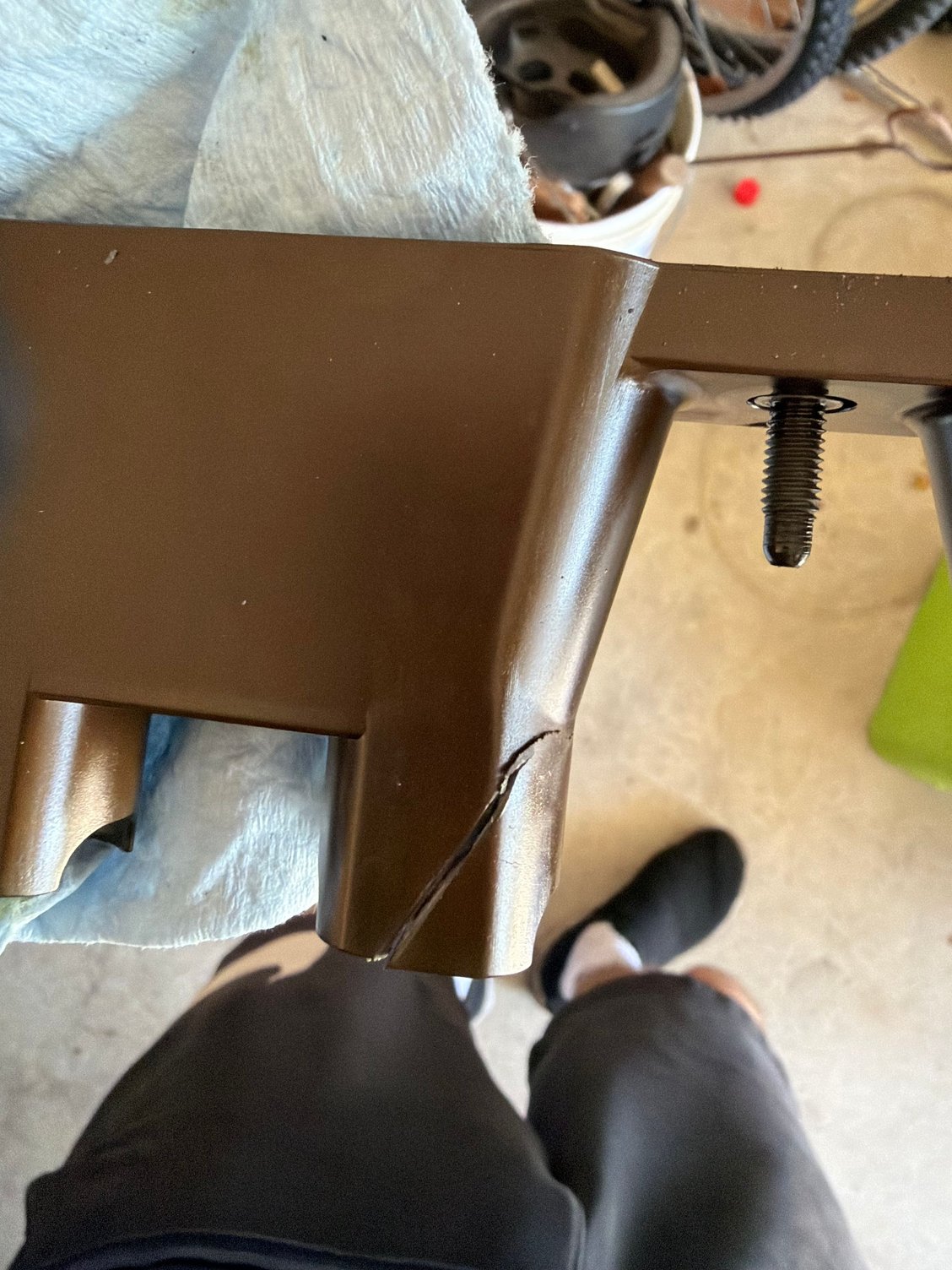 Cracked lifter tray