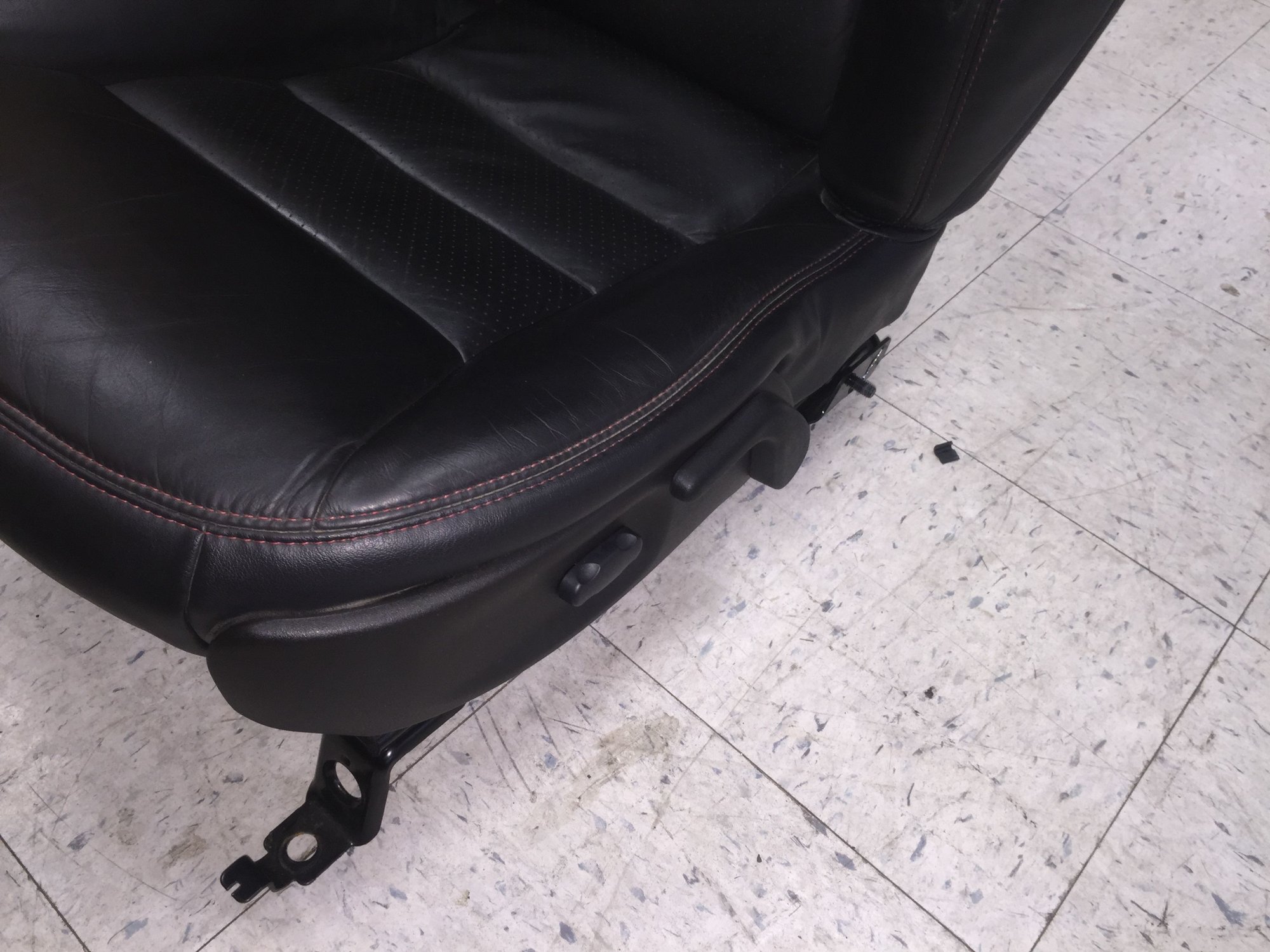 0613 Corvette C6 Z06 Driver Passenger Black Leather Seats w/ Red