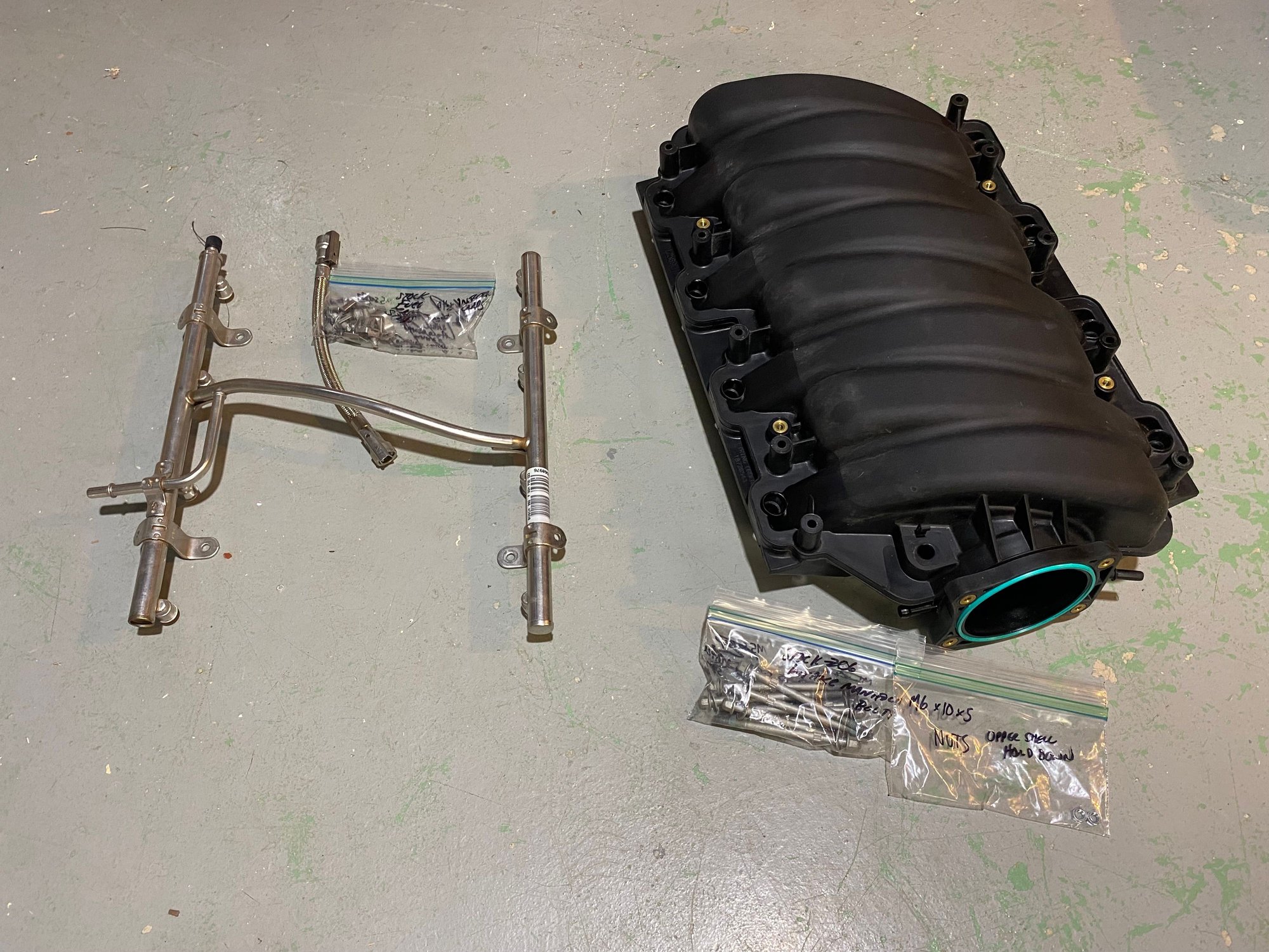 FS (For Sale) Moving Sale C6 Z06 OEM Intake Manifold, Fuel Rail