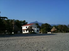 La Ceiba Beach Club direct beachfront homes in Honduras for sale.