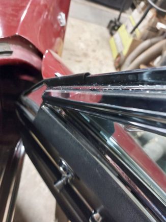 Wraps around the wing frame. May want to use a softener e.g., Scotch 33+ electrical tape inside the groove of the bracket.