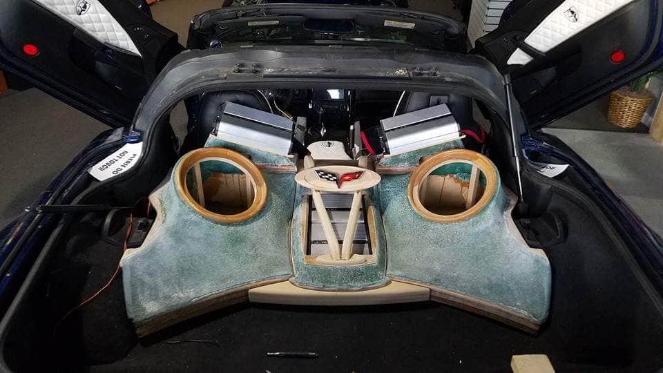 corvette custome stereo jobs