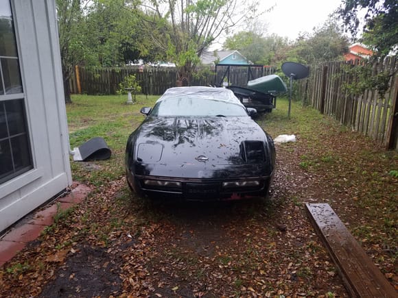 We just got this 1986 Corvette from a trade, in which we gave the previous owner a 1982 Chaparral 238. It came with quite a few parts since the intake needs re-assembled. According to the odometer, it has a little over 166,000 miles on it.