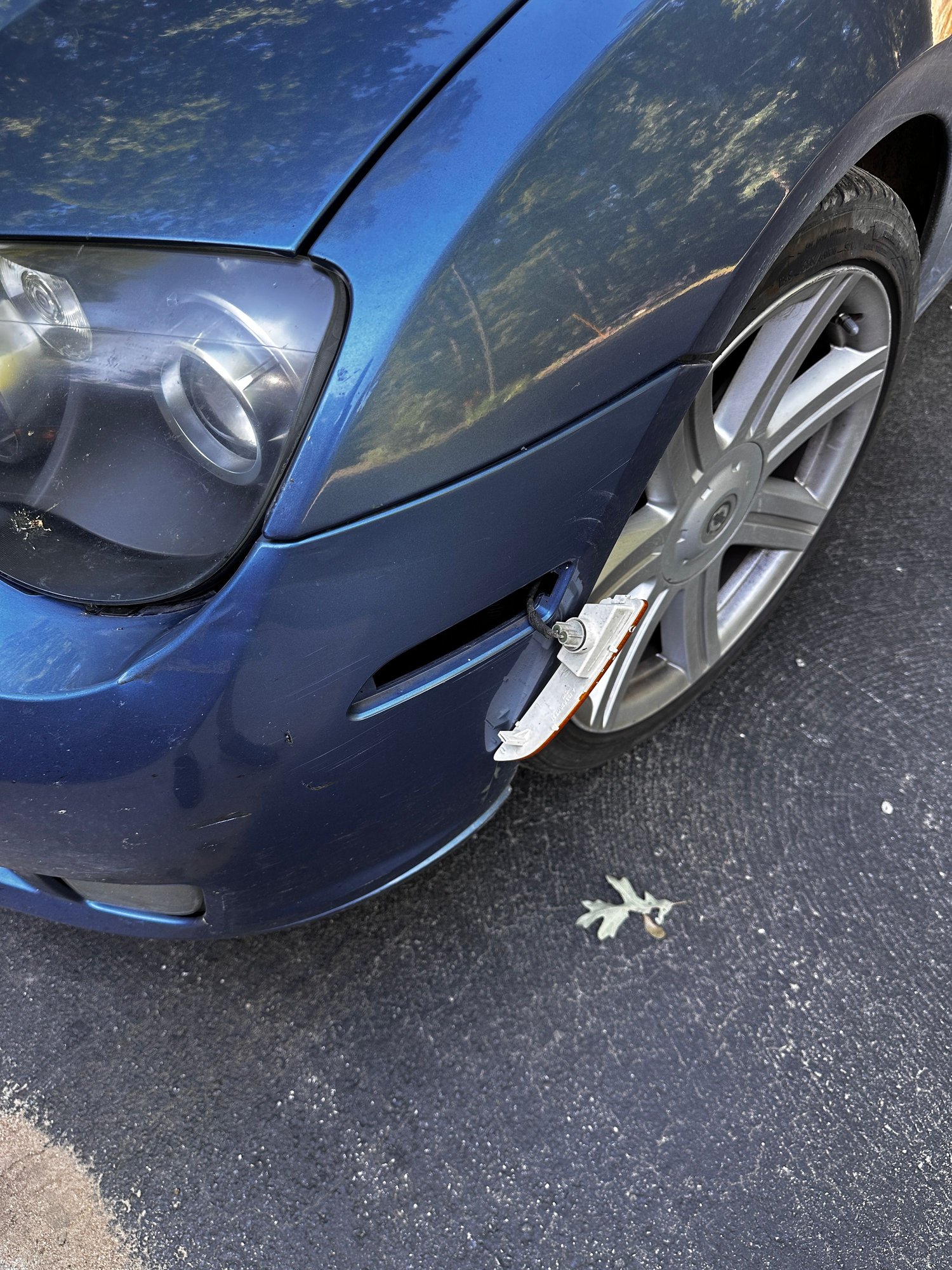 Exterior Body Parts - Driver’s side front fender’s - Used - 2004 to 2005 Chrysler Crossfire - Harrison, MI 48625, United States