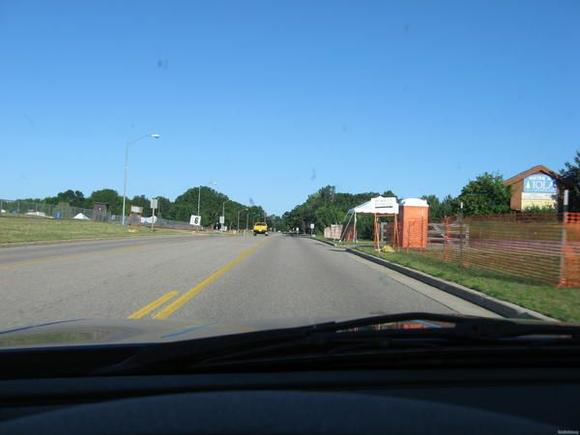 0016Setting up car show parking on right chaos on left