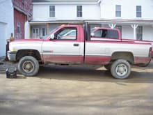 my buddis truck b4 the boggers and moto metal