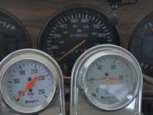 auxiliary heat and oil guages