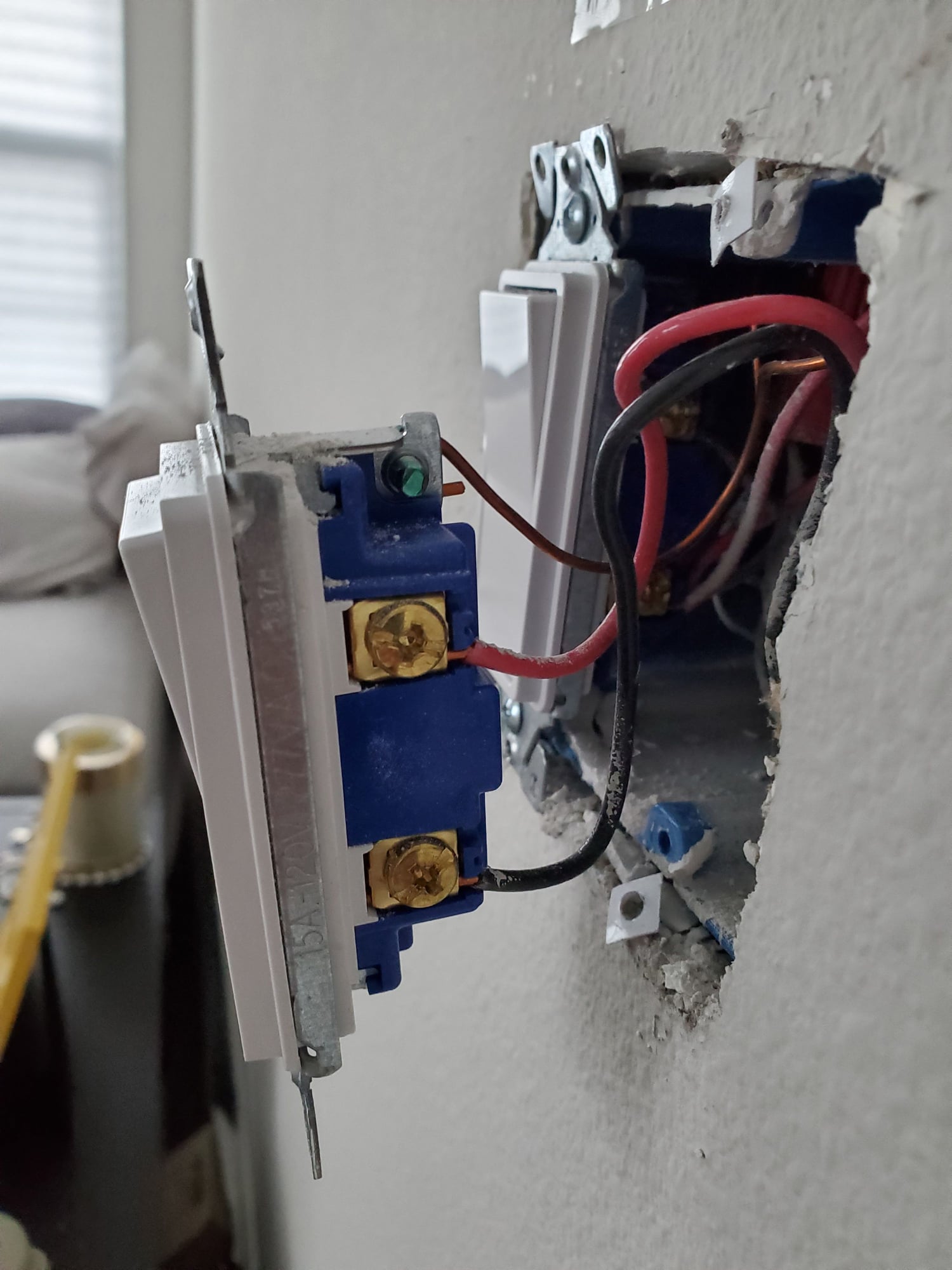 Re-wiring for new type of light switch - DoItYourself.com Community Forums