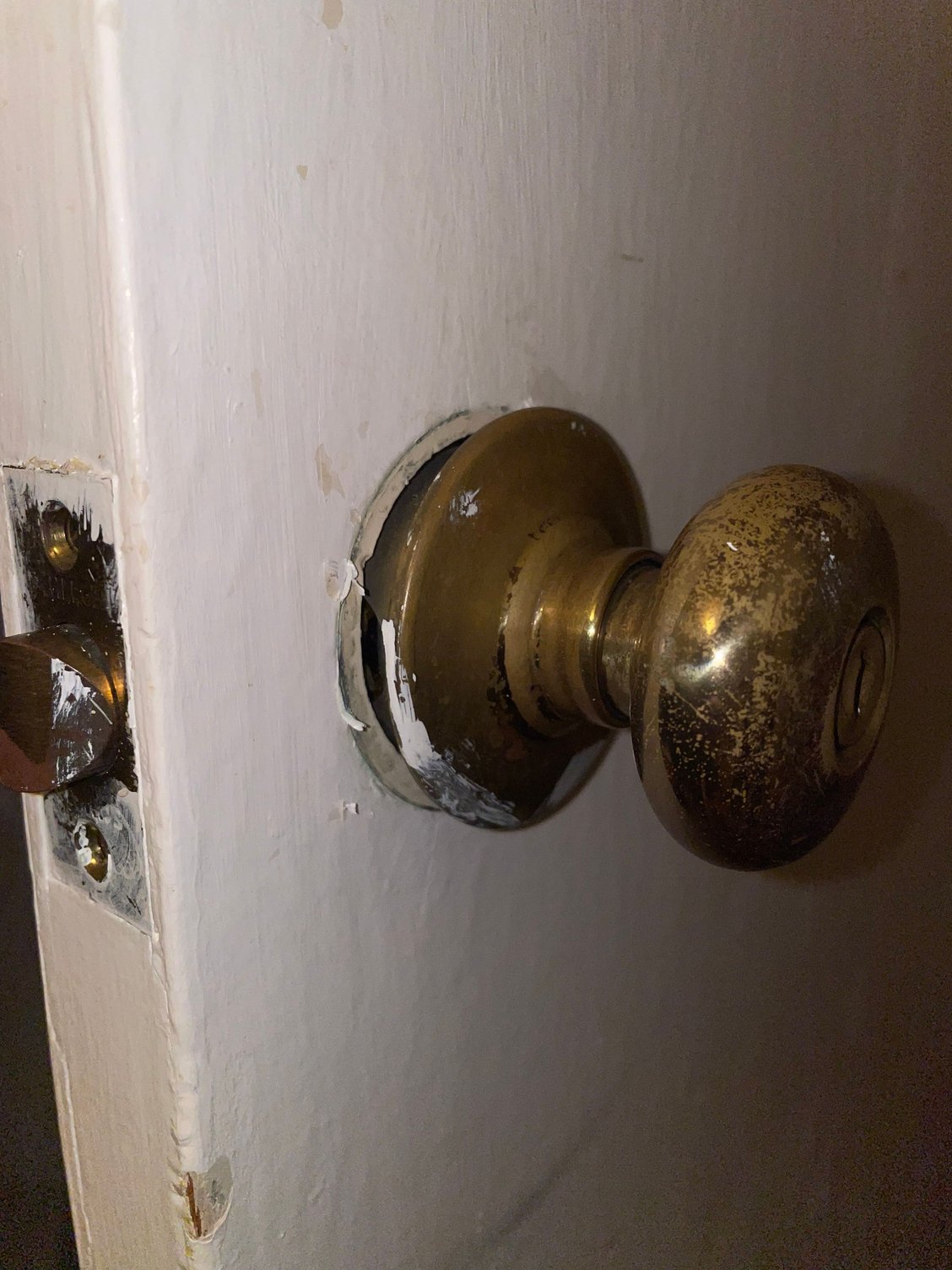Removal of old Schlage doorknob with lock Community