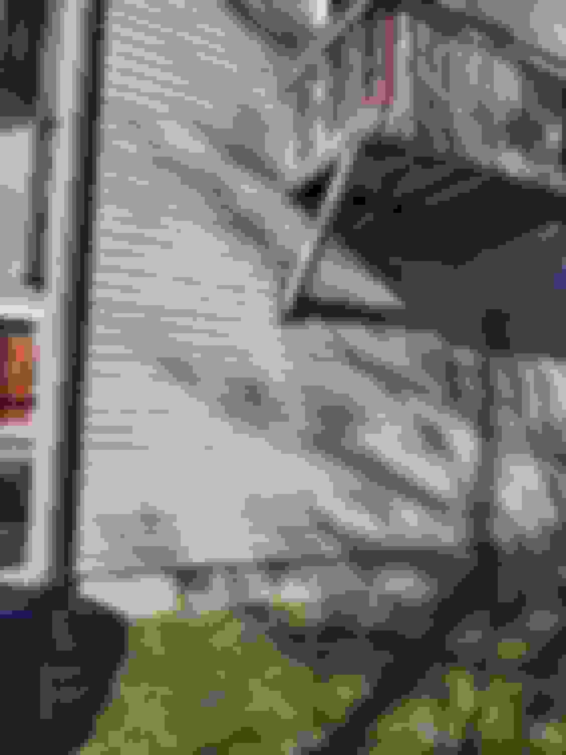 Brown liquid oozing from bottom of vinyl siding - DoItYourself.com Community Forums