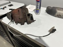 O2 housing and turbine outlet with O2 sensor