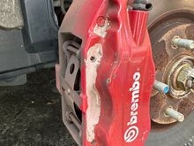 Front brake caliper