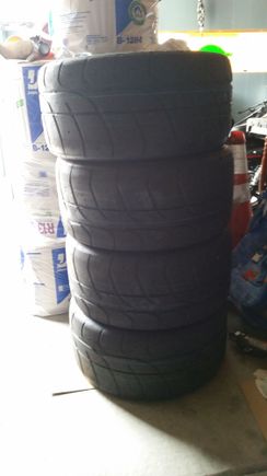 Nitto NT01 275x35x18