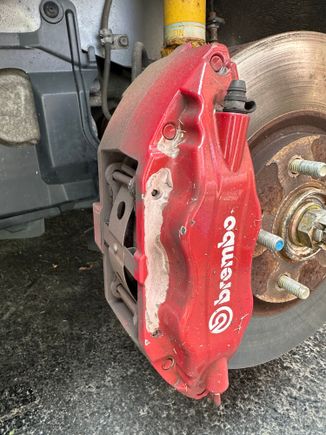 Front brake caliper