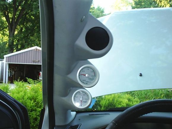 boot and oil pressure greddy gauges, zietronix wideband missing from this pic, this was before the turbo