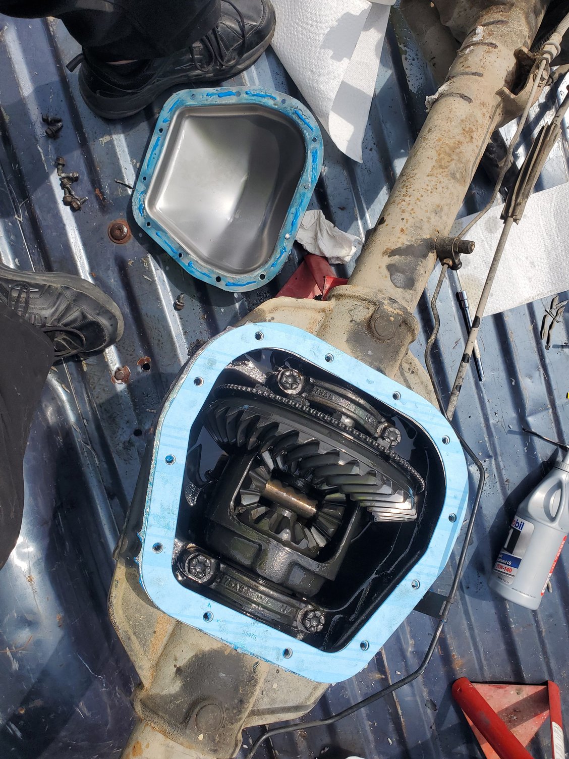 Do you put both RTV and a gasket on a rear diff cover? Page 3 Ford