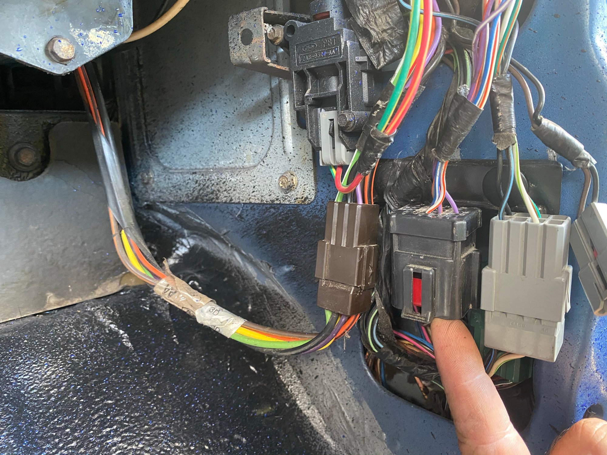 Help identify this plug passenger side Ford F150 Forum Community of