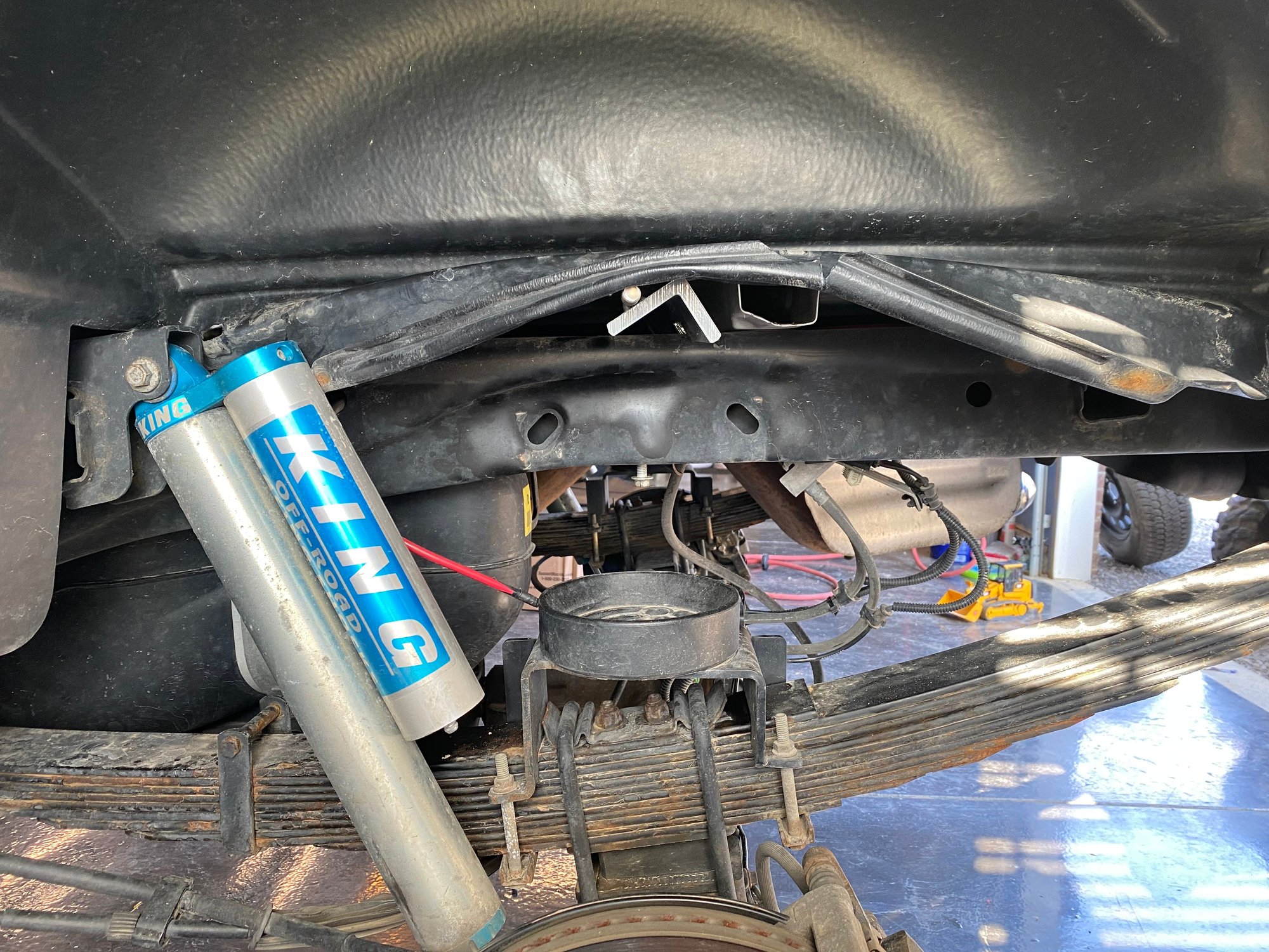 B&W gooseneck hitch with Firestone airbags Ford F150 Forum