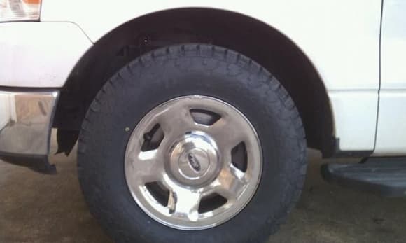 Wheel and Tires Image 
Nitto Terra Grapplers 265/70/17