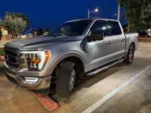 She looks gorgeous at night