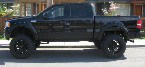 22x14 HOSTAGE 37X13.5 TOYO MT 8' PROCOMP REAR AIR RIDE
