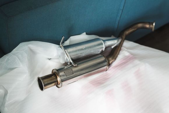 Acquired a HKS Silent HiPower muffler from a friend for cheap. Wasn't planning for this but when the opportunity came I just grabbed it. Its a PNP version for GK5 but he modified it by welding a catback onto it to suit the CVT transmission (there's no manual transmission for the Jazz(Fit) here in Malaysia unless you converted it.