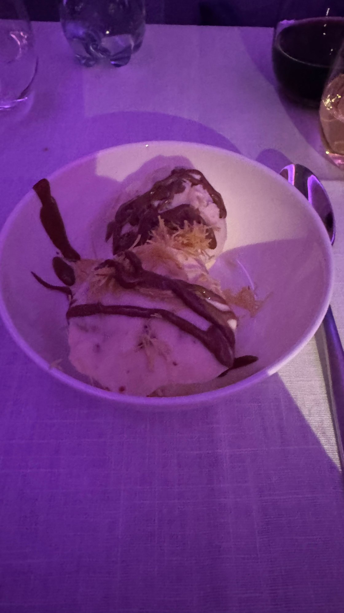 Pistachio and cream ice-cream