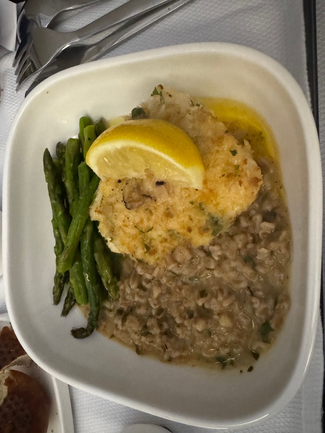 Fish. No bueno. Asparagus was very good. 