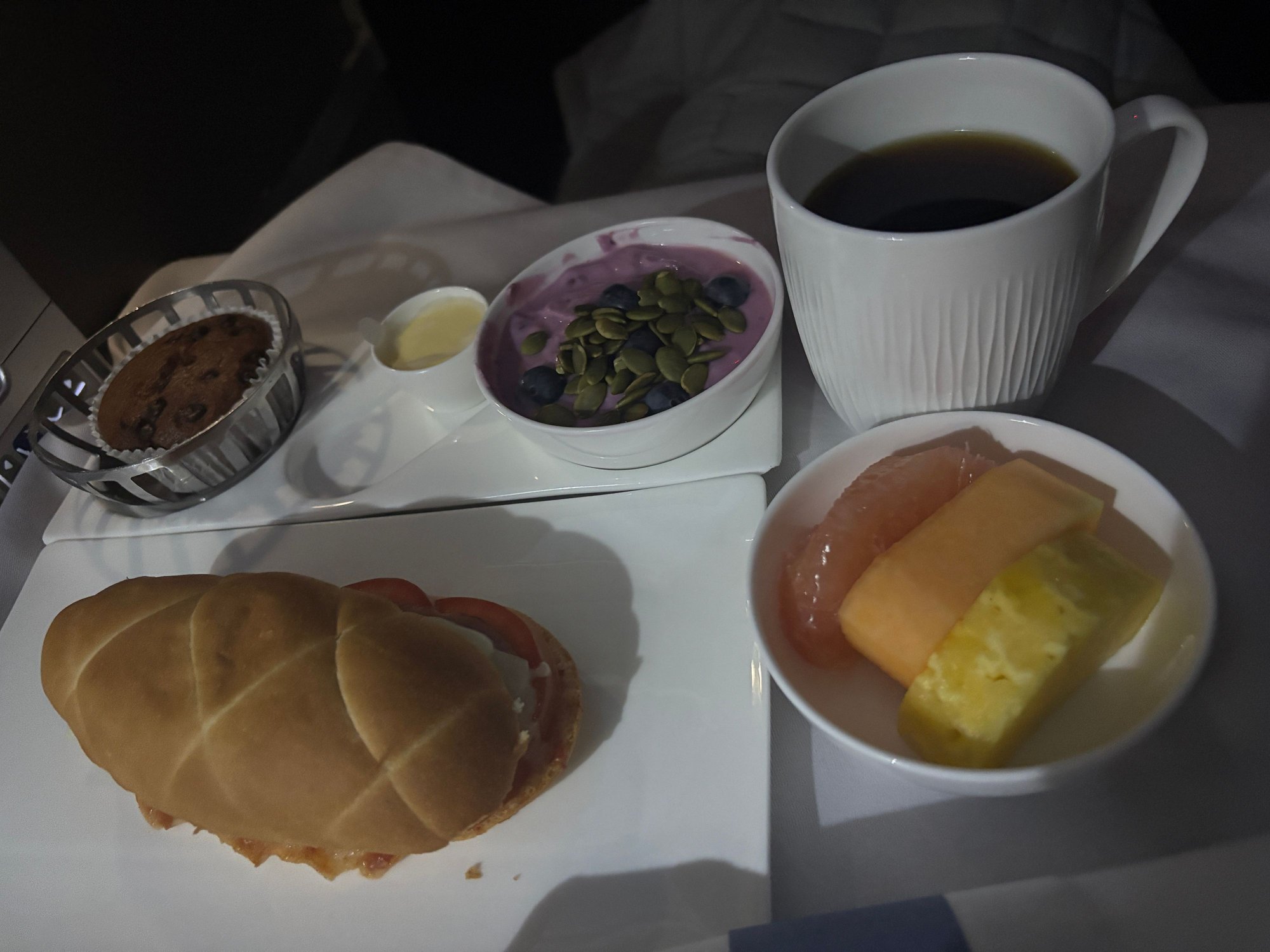 Pretty poor brekkie all round, as expected.