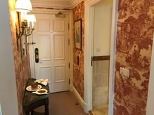 Entrance hall with ambassador welcome amenity of stroopwafels and strawberries