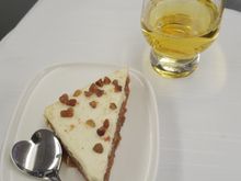 Spiced Carrot Cake with whipped vanilla cream cheese and whiskey caramel sauce and the De Bortoli Vat 5 Botrytis Semillon (2016)