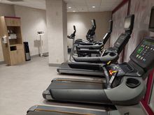 Small gym / Crowne Plaza Crystal City