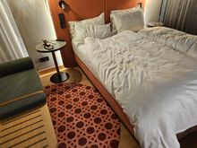 Bed and wooden bench / chez longue type thing